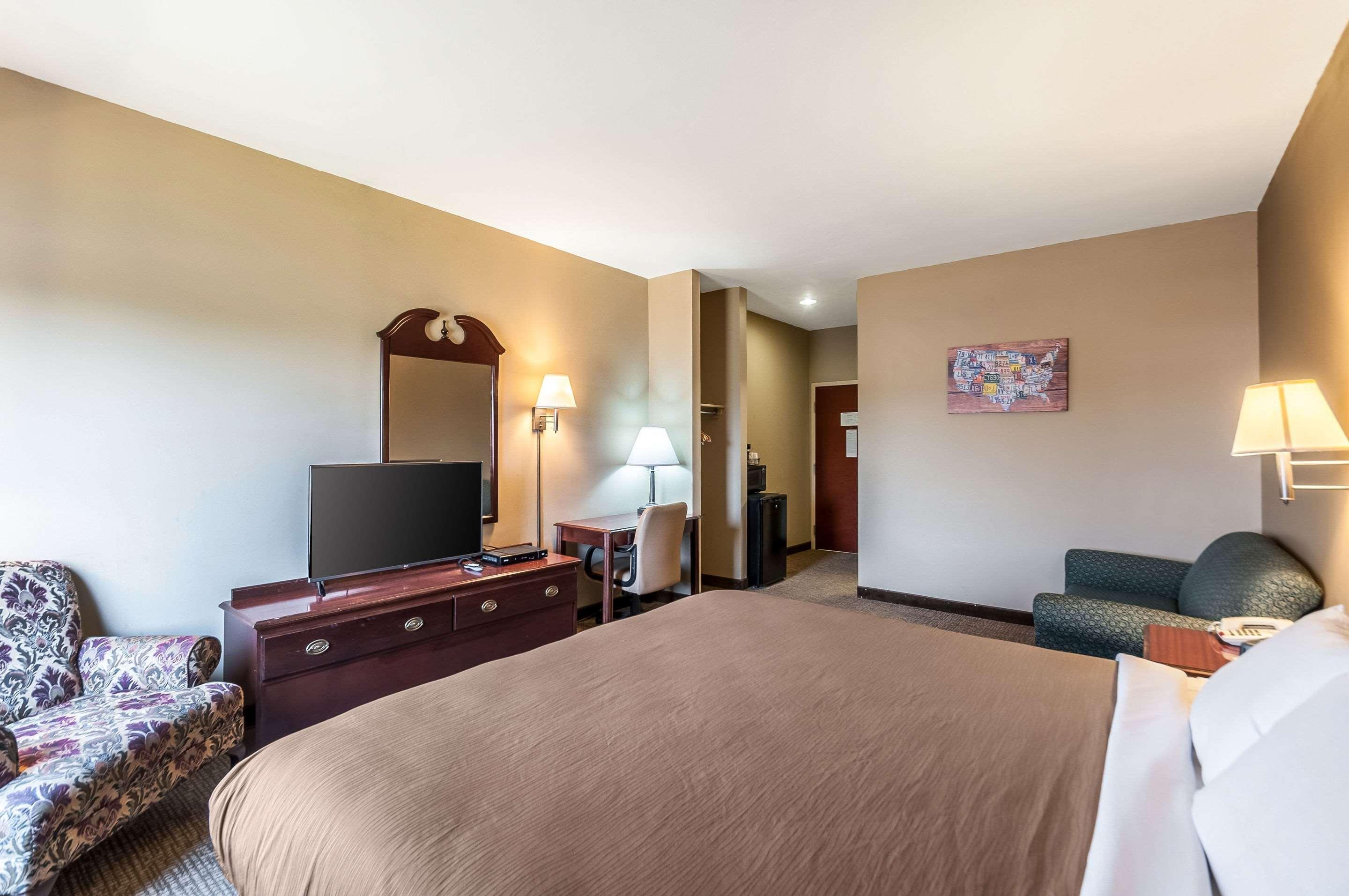 Econo Lodge Inn & Suites Middletown Экстерьер фото