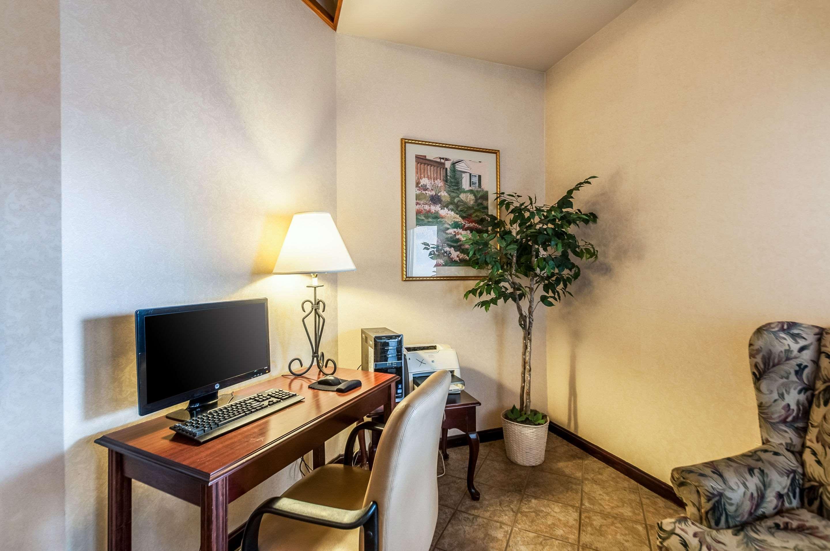Econo Lodge Inn & Suites Middletown Экстерьер фото
