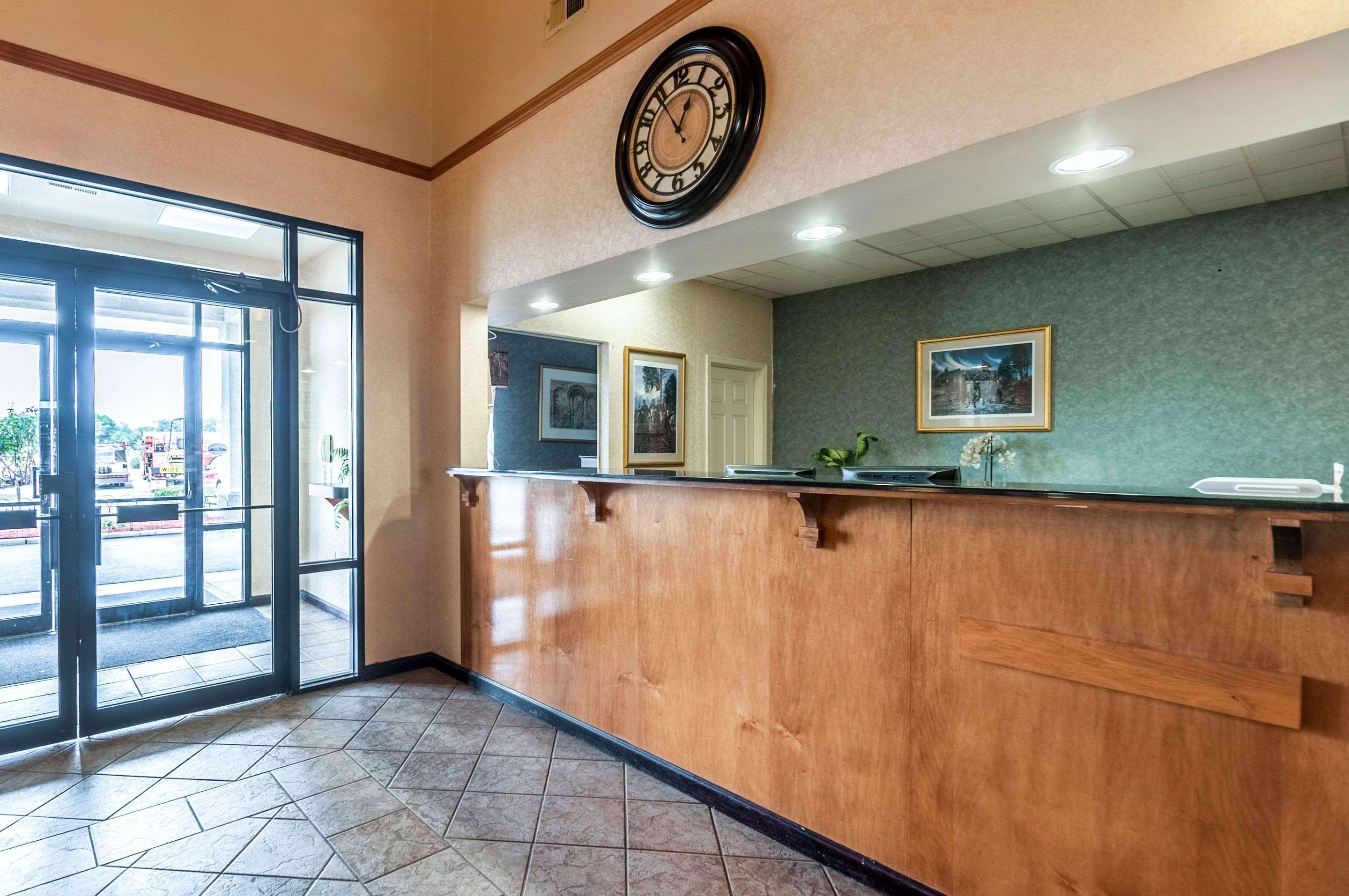 Econo Lodge Inn & Suites Middletown Экстерьер фото
